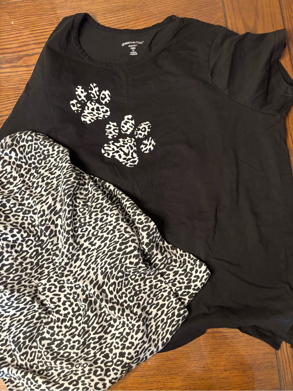 Dreams & Co. Black Leopard Paw Print Pajama Set